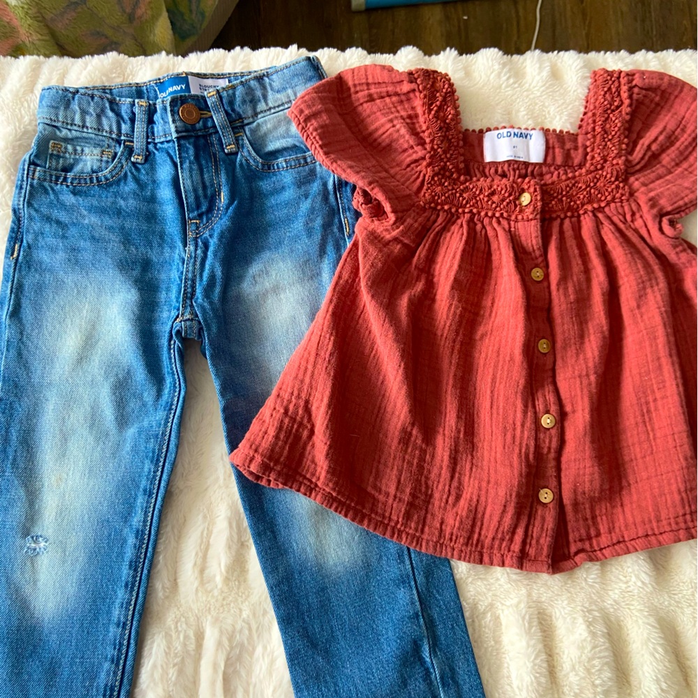 Old Navy jeans and gauze top sz 4t